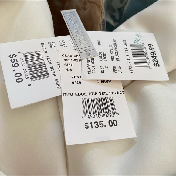 Strapless champagne colored wedding dress with matching veil and sash. - Picture 3 of 6